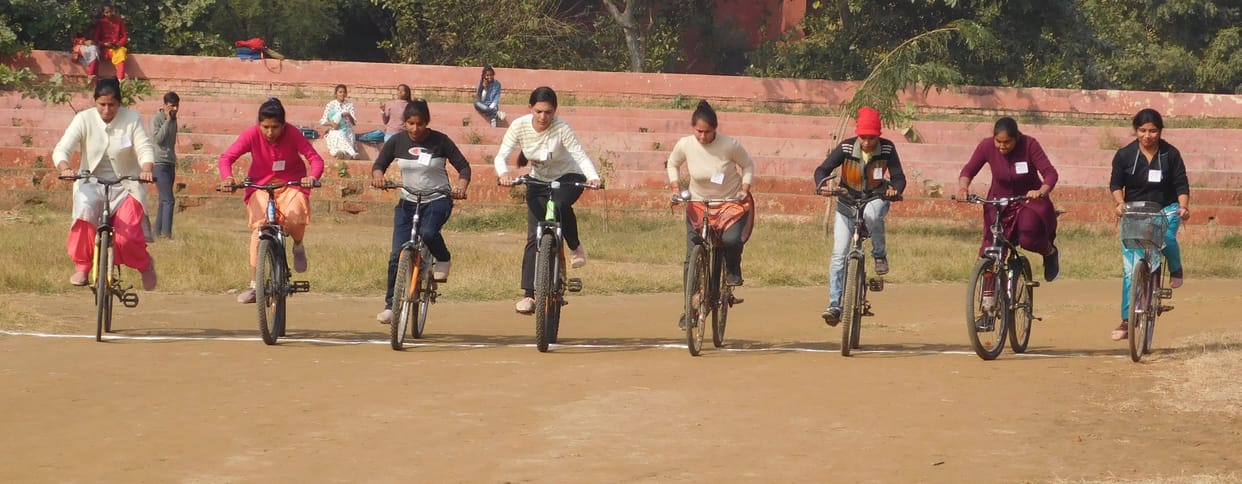 Five kms Anuradha and Neha became the winners in the cycle race