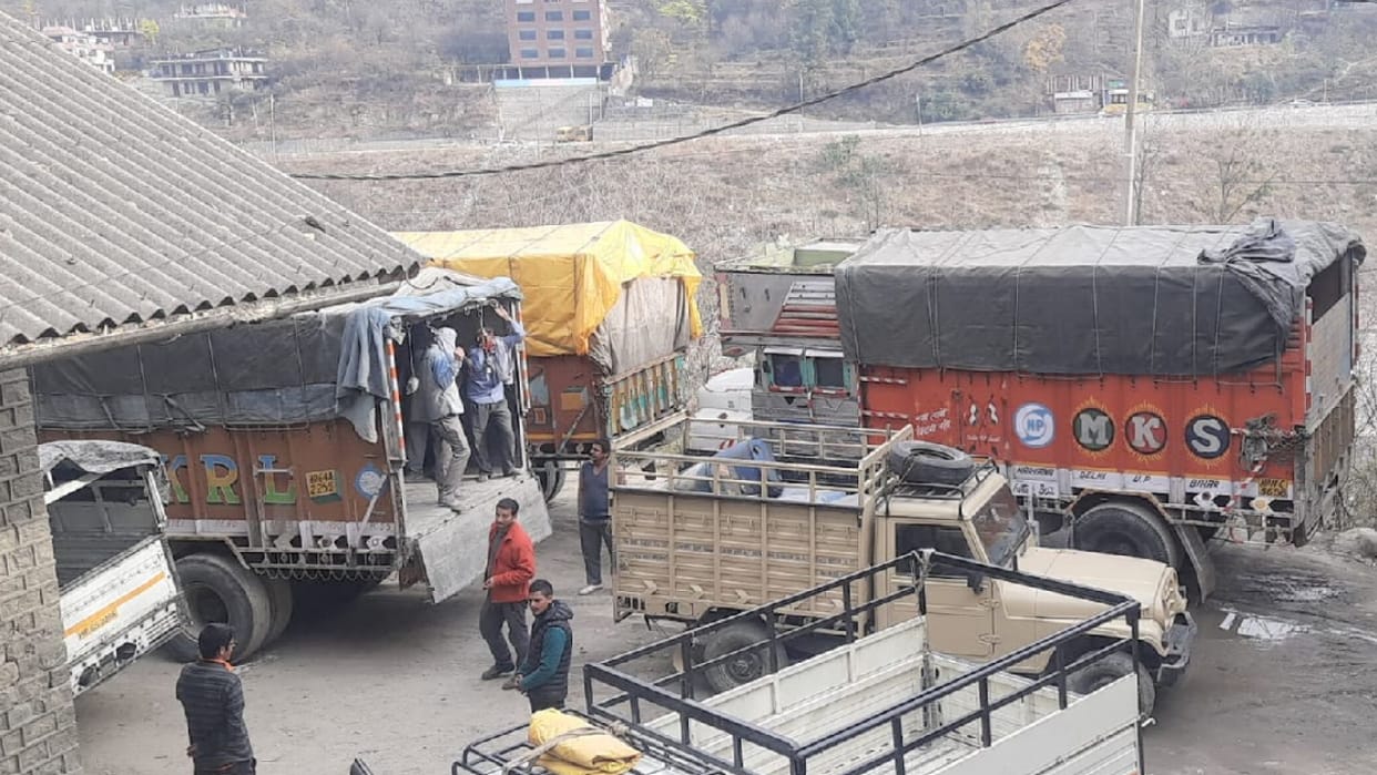 Cement reached the empty godowns of the himachal govt, stalled projects will start again from today