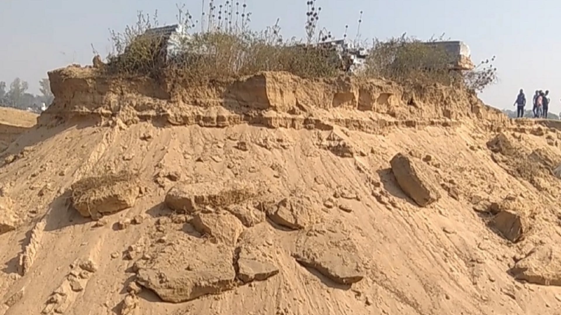 mining mafia dug graves in the greed of sand in chhattisgarh korba