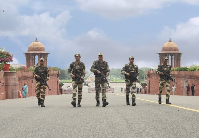 cisf constable recruitment for 787 post last date today apply on cisfrectt.in