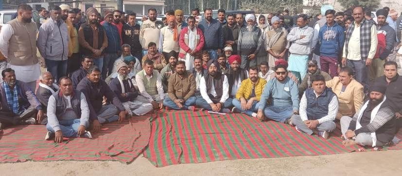 Congressmen protest for opening of Gadarpur bypass