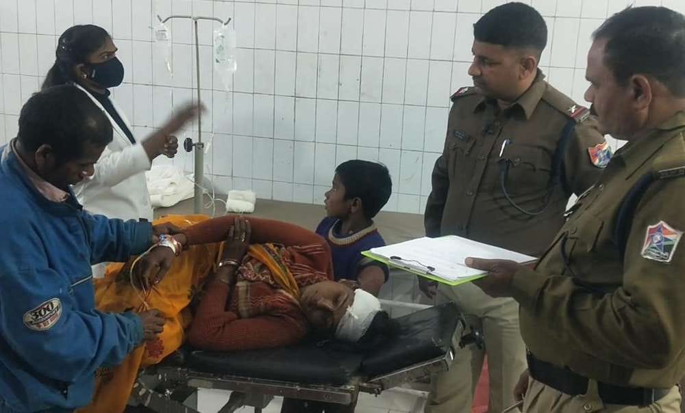 Mahoba: Son left in station, woman jumps from moving train