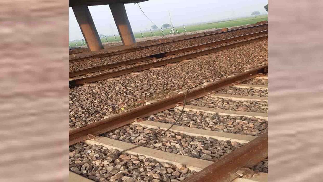 Jalaun: OHE broken, Jhansi-Kanpur route stalled for three and a half hours