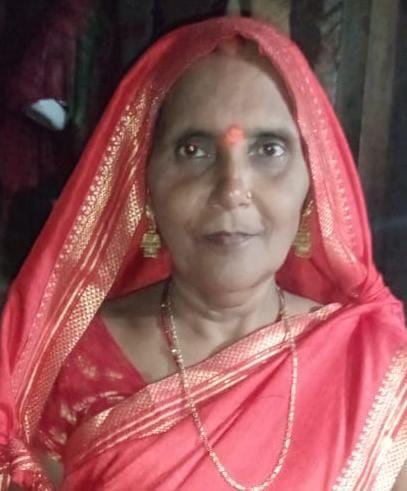 Woman riding a bike fell on the road after being hit by a dumper, died