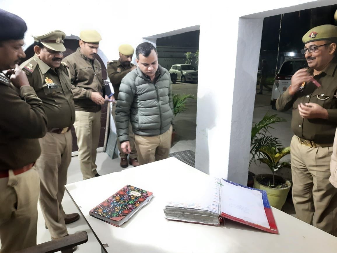 SP angry on getting pending deliberations, reprimanded the inspectors