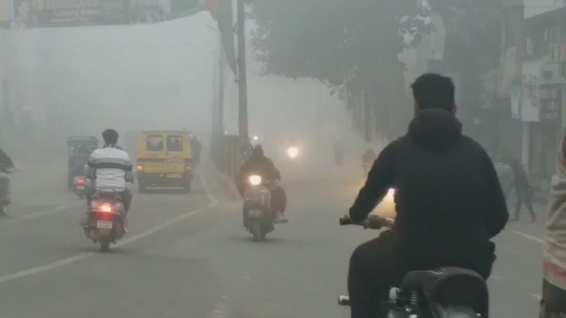 Up weather news: cold weather in Western up due to heavy fog