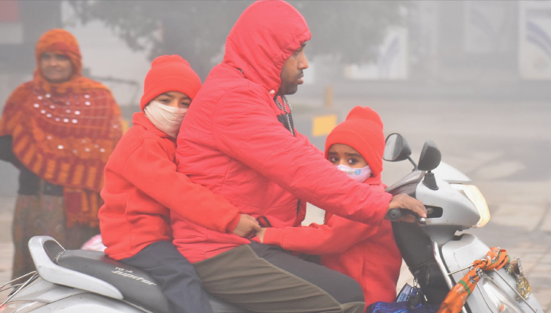 Weather Update: Western UP is chilling due to cold, Fog Continues