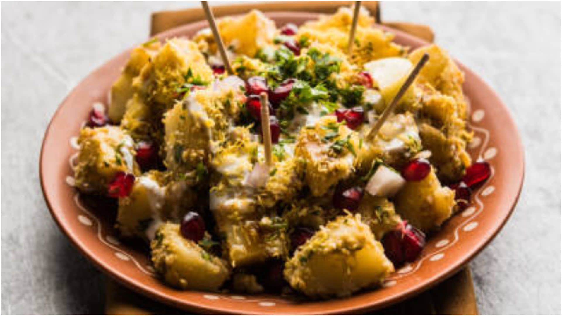 Winter Special Recipes How To Make Sweet Potato Or Shakarkandi Chaat Recipe in Hindi