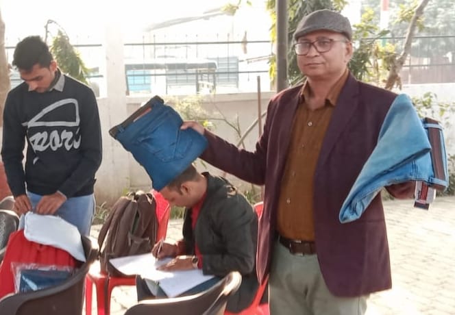 FIR on seller of duplicate branded jeans and T-shirt in Tilhar