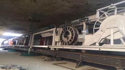 रामलीला मैदान में अंसेबल हुई टनल बोरिंग मशीन