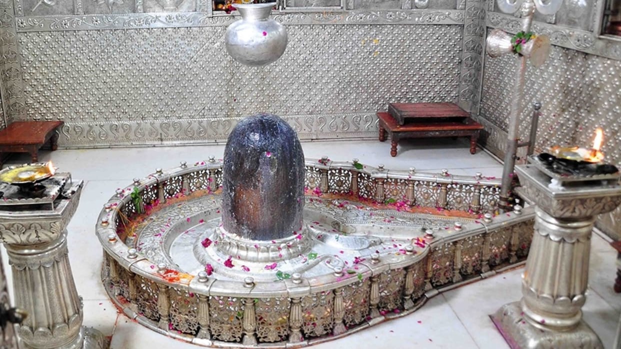 Entry to the sanctum sanctorum of Mahakal temple closed from December 24 to January 5 read more in hindi