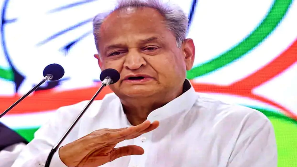 Ashok Gehlot targeted Mansukh Mandaviya for writing a letter to follow the corona protocol in bharat jodo yatr