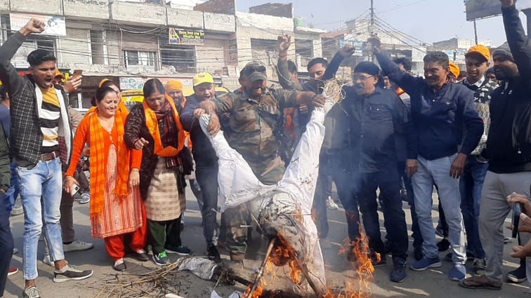 Hindu organizations expressed opposition to the film Pathan