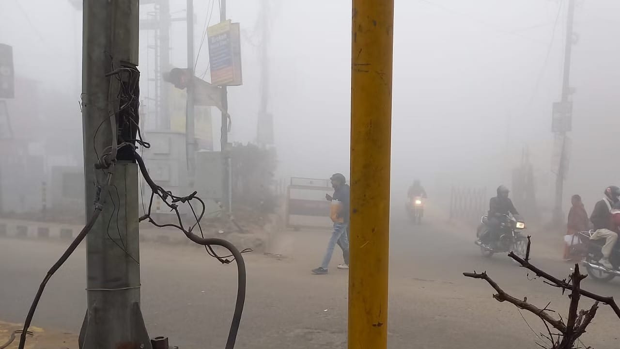 Weather Update of four days: Snow-frozen Ladakh-Srinagar, fog wreaks havoc in North India