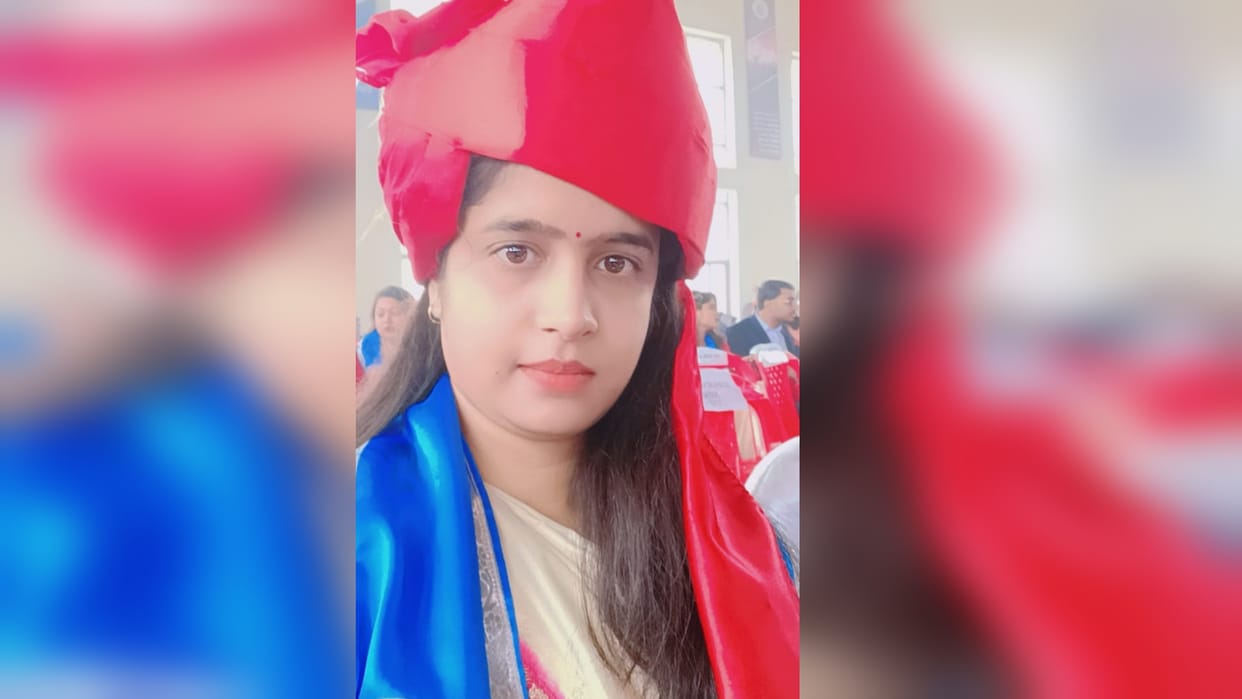 Gorakhpur daughter Samridhi became the topper of Rajju Bhaiya University
