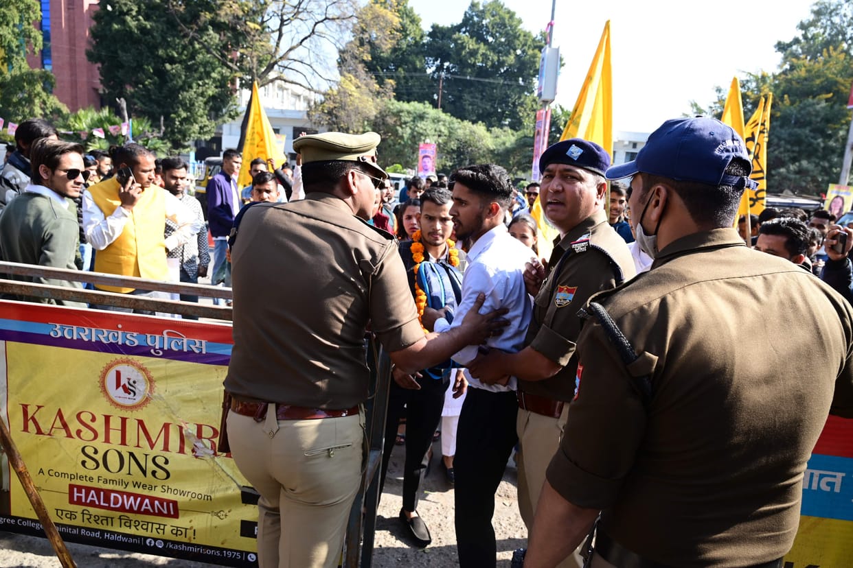 Student Union Election ::: Police strictly guarded, two company PAC deployed