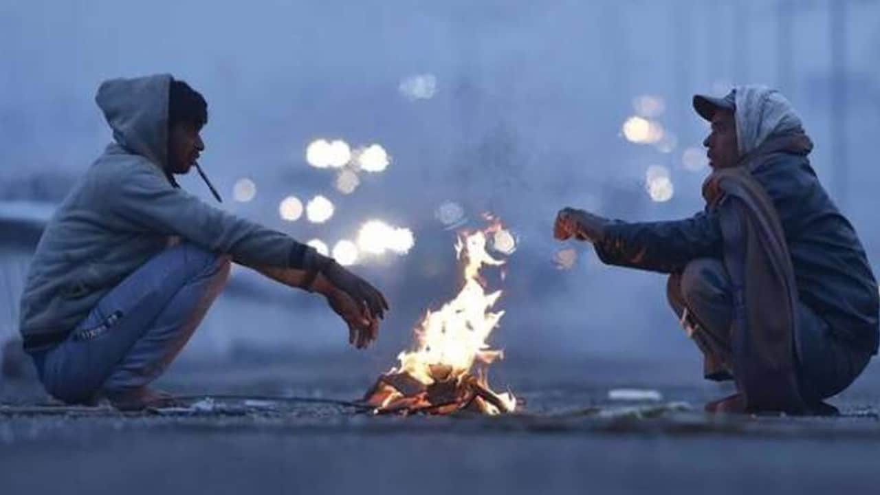 Weather Update of four days: Snow-frozen Ladakh-Srinagar, fog wreaks havoc in North India