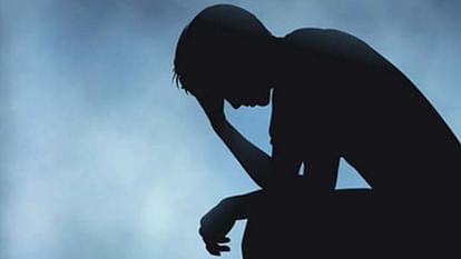 Live Suicide: The girl and her family were blackmailing her; Fed up, young man commits suicide by going live on Facebook Man commits suicide due to blackmailing streams it live on Facebook