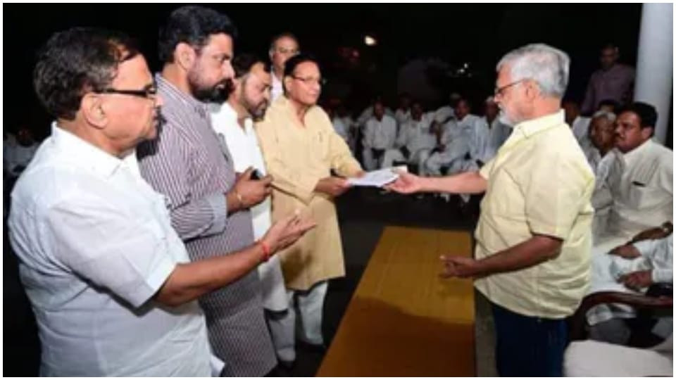 Memories 2022 Rajasthan big political controversies Ashok Gehlot VS Sachin Pilot