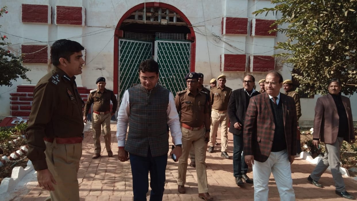 During the routine checking of Naini Jail, the officers heard the problems of the prisoners