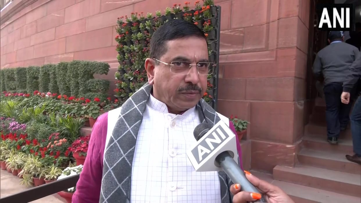Union Minister Pralhad Joshi in poll-bound Karnataka I dont aspire to be CM Latest News Update