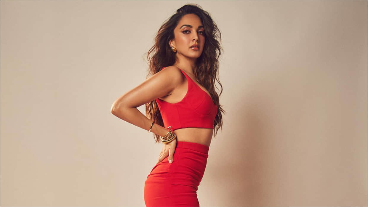 get ready for christmas party in red different outfit from deepika padukone to janhvi kapoor