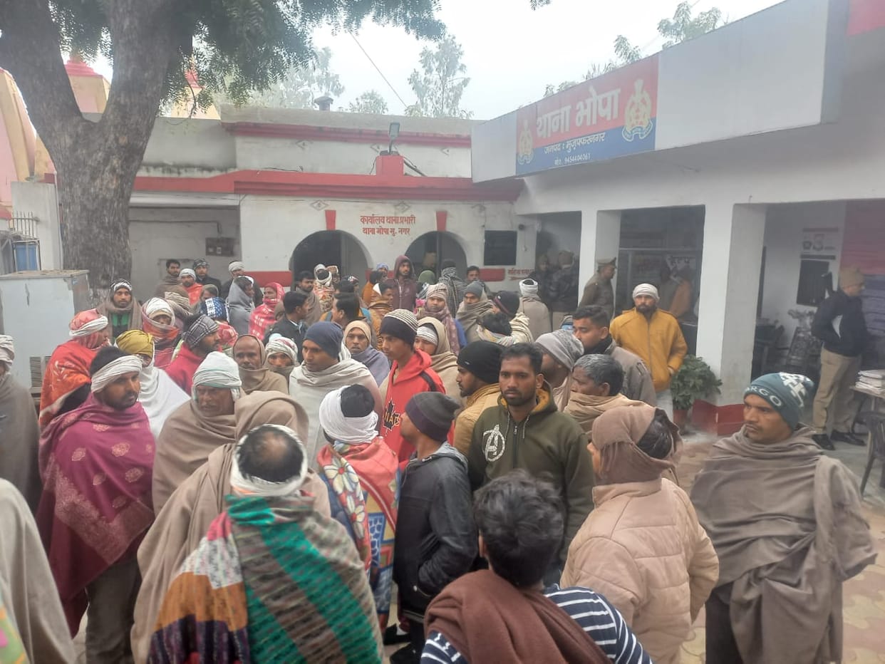 Muzaffarangar: Villagers demonstrated at police station regarding finding the girl