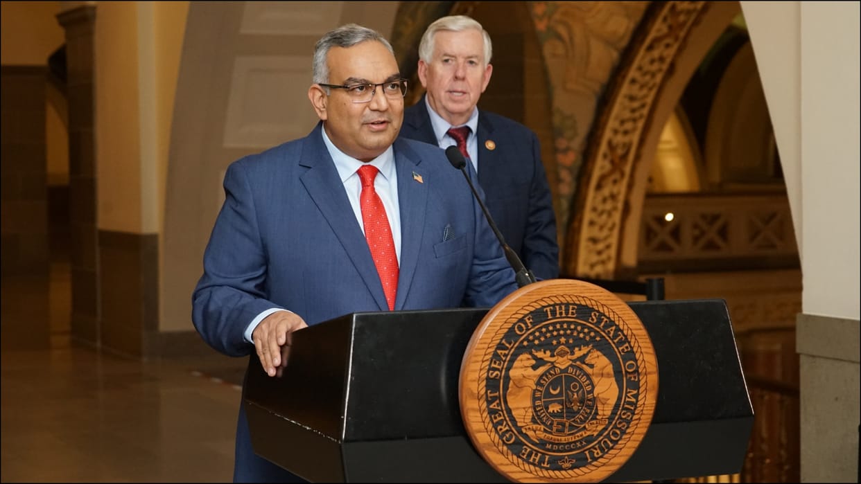Indian-origin attorney Vivek Malek becomes first non-white treasurer of Missouri state in US
