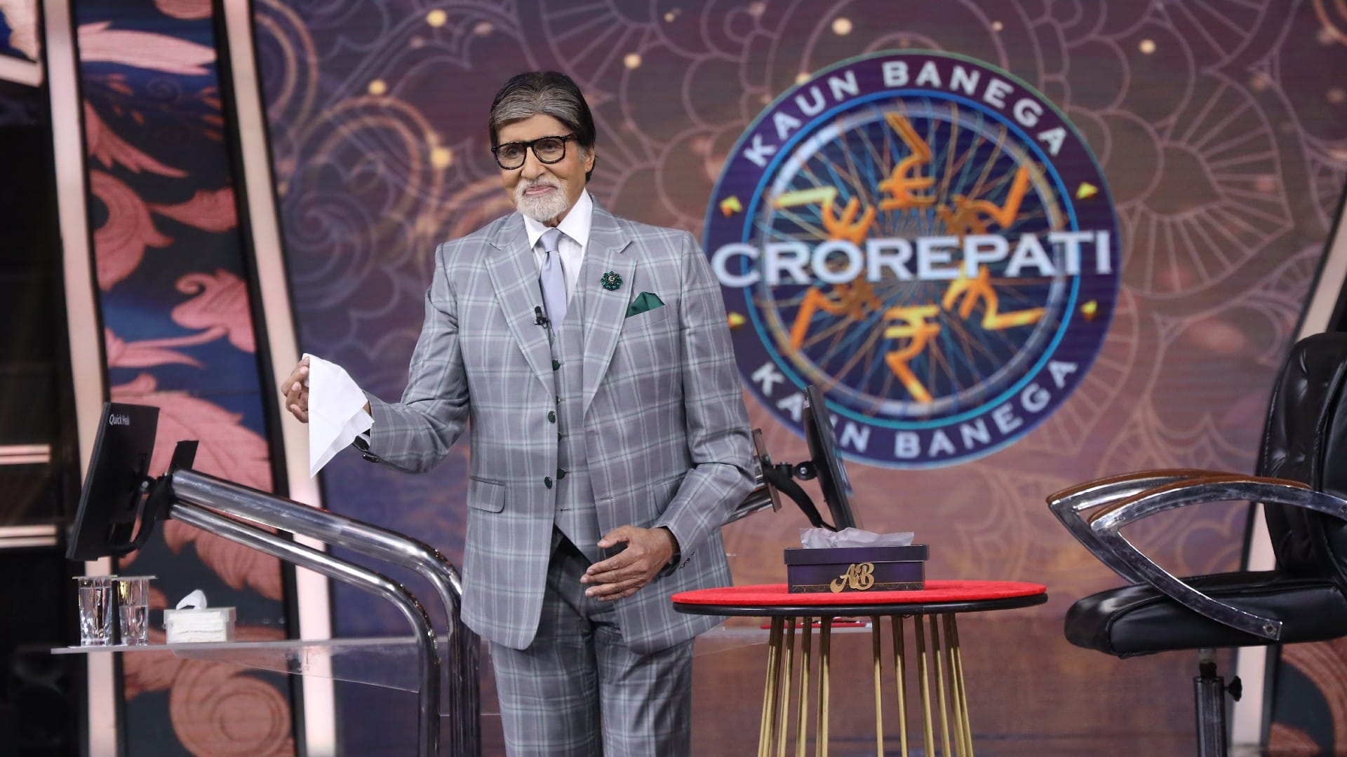 KBC 14 finale week shark tank india ready to invest 100 crore Amitabh Bachchan venture Of Tissue papers