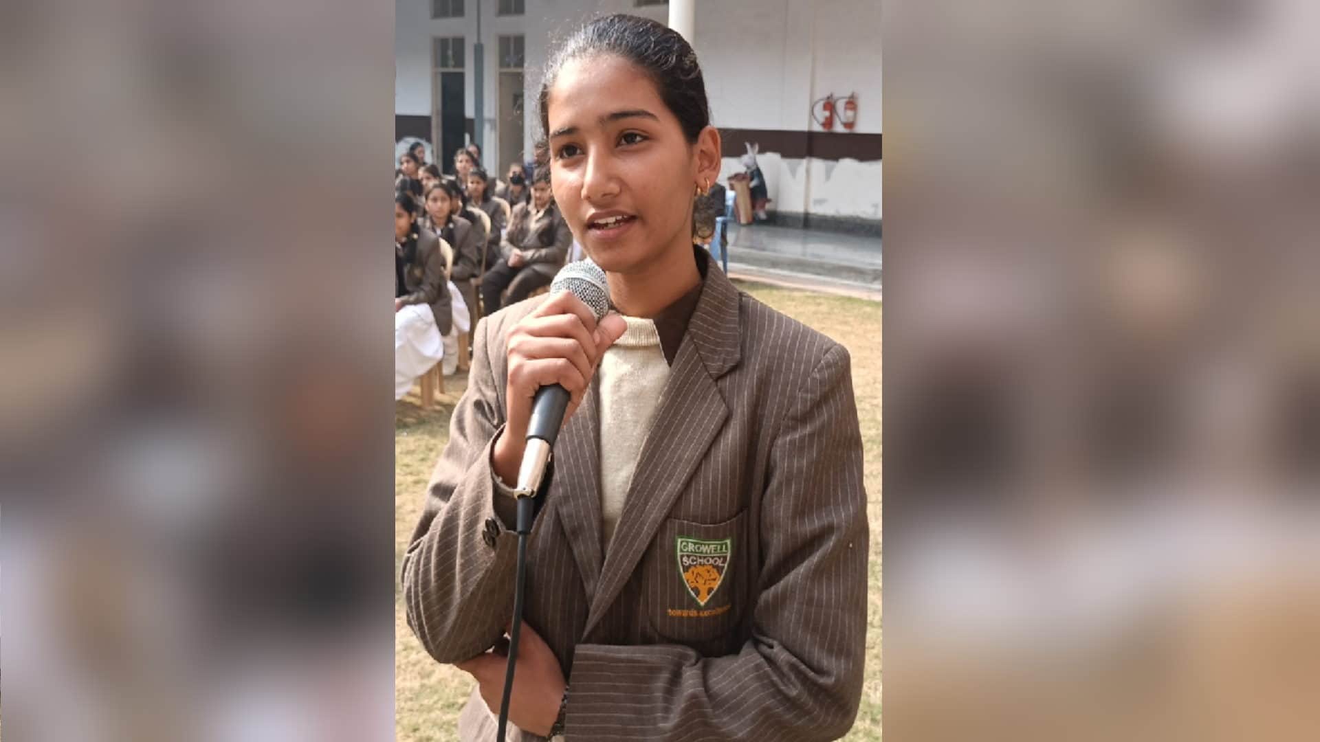 Amar Ujala Police ki Pathshala: SP Neeraj Kumar Jadaun answered every question of the students