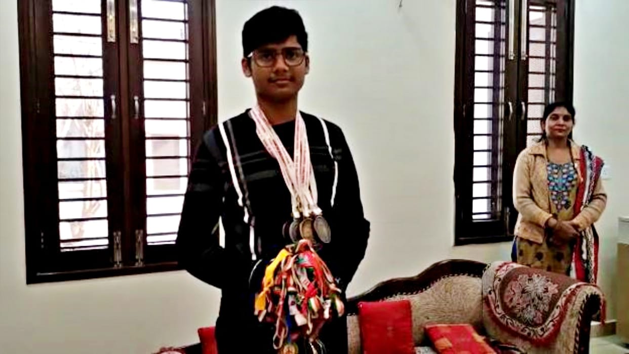 Bharatpur Rudransh Khandelwal who lost his leg in fireworks won 11 medals