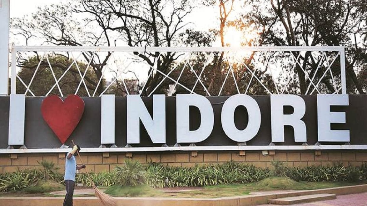 Strictness on those who spread filth, fine will have to be paid if spit on the road in Indore