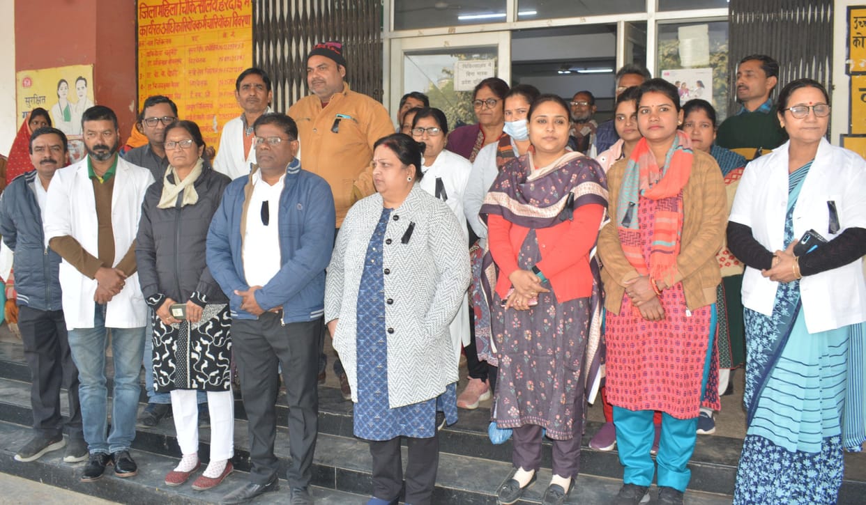 Doctors protest against Medical College Principal