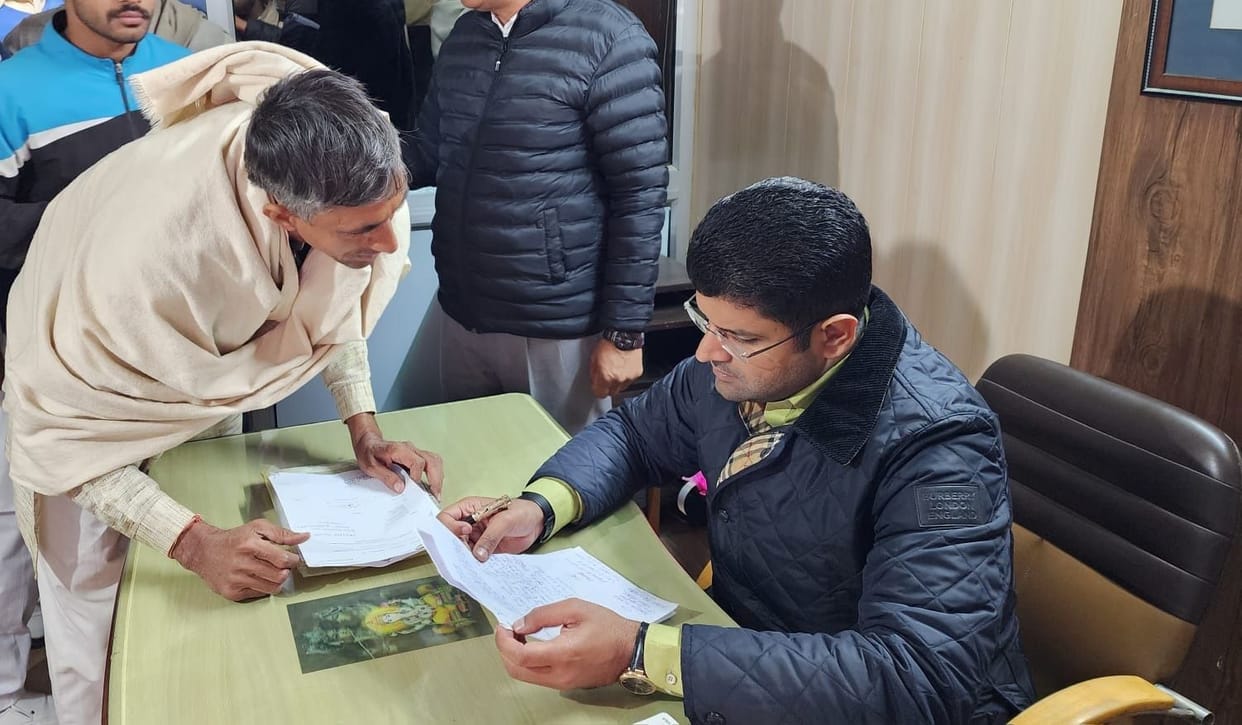 Deputy CM said  Hisar airport is being developed at the international level. Hisar airport's runway will be 10 thousand feet, the runway will be ready by March 2023