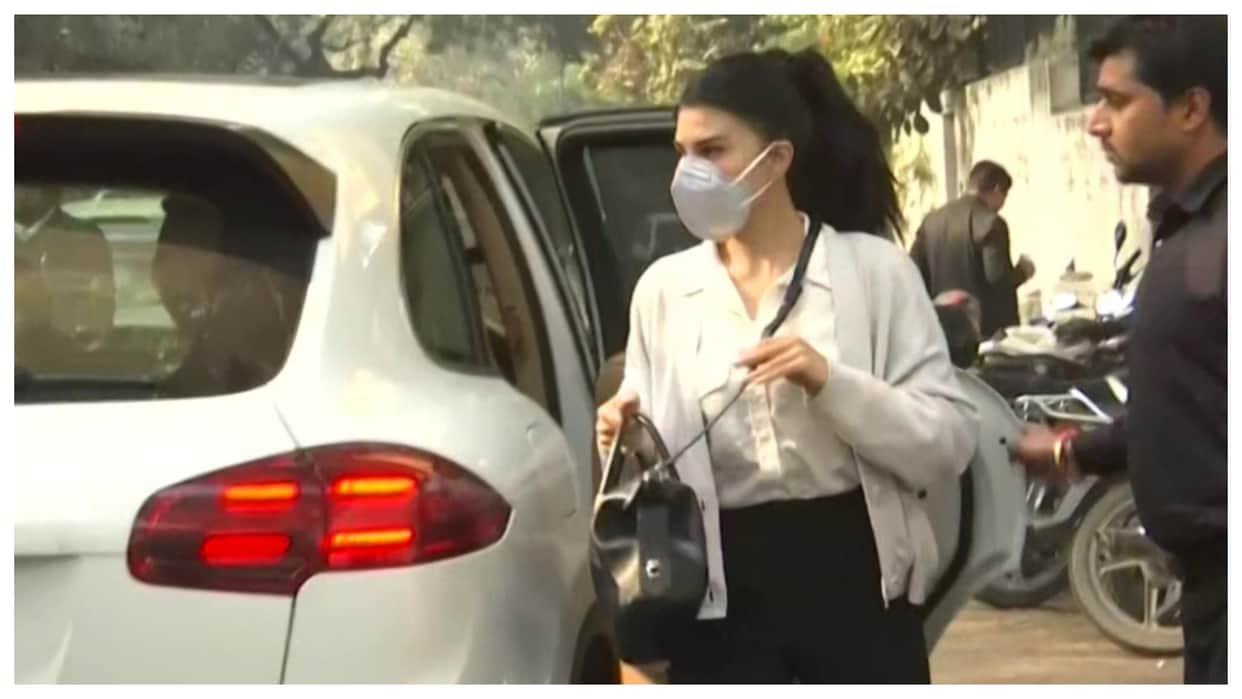 Jacqueline Fernandez plea for go to abroad court seeks response from ED in 200 crore money laundering case