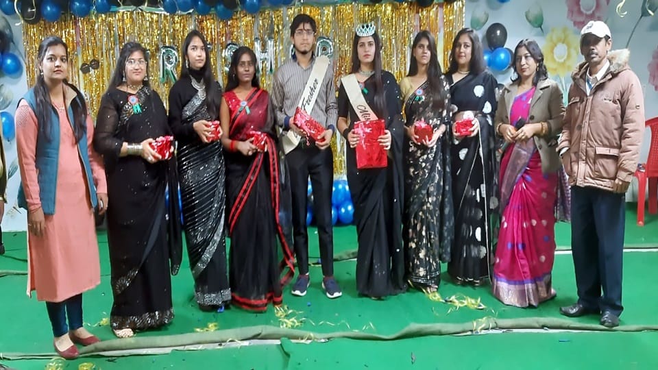 Priya-Pradeep became Mr and Miss Frasher in Mangalayatan University