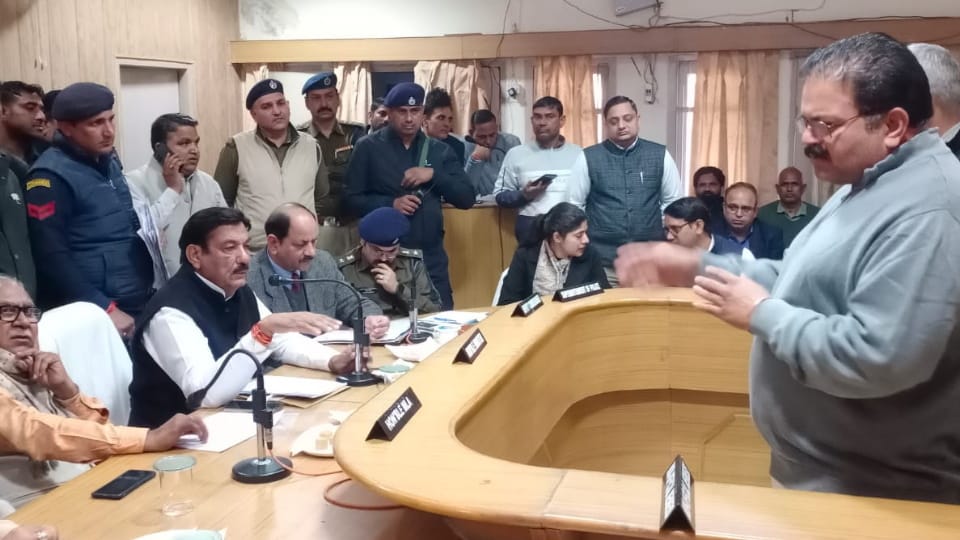 Electricity Minister Ranjit Chautala listen grievances in Public Complaints Committee meeting in Narnaul