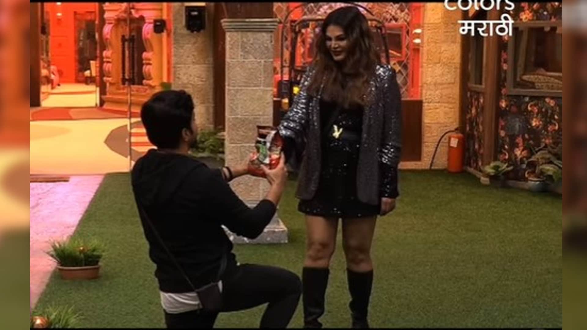 Boyfriend Adil Khan Durrani arrives in Bigg Boss Marathi to meet Rakhi Sawant watch latest video