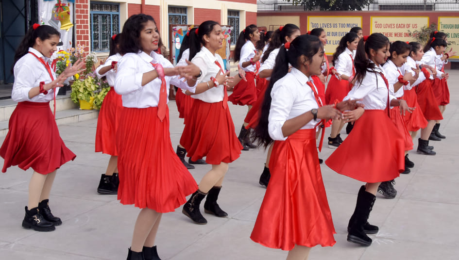 Christmas festival celebrated with pomp in Sophia Girls School