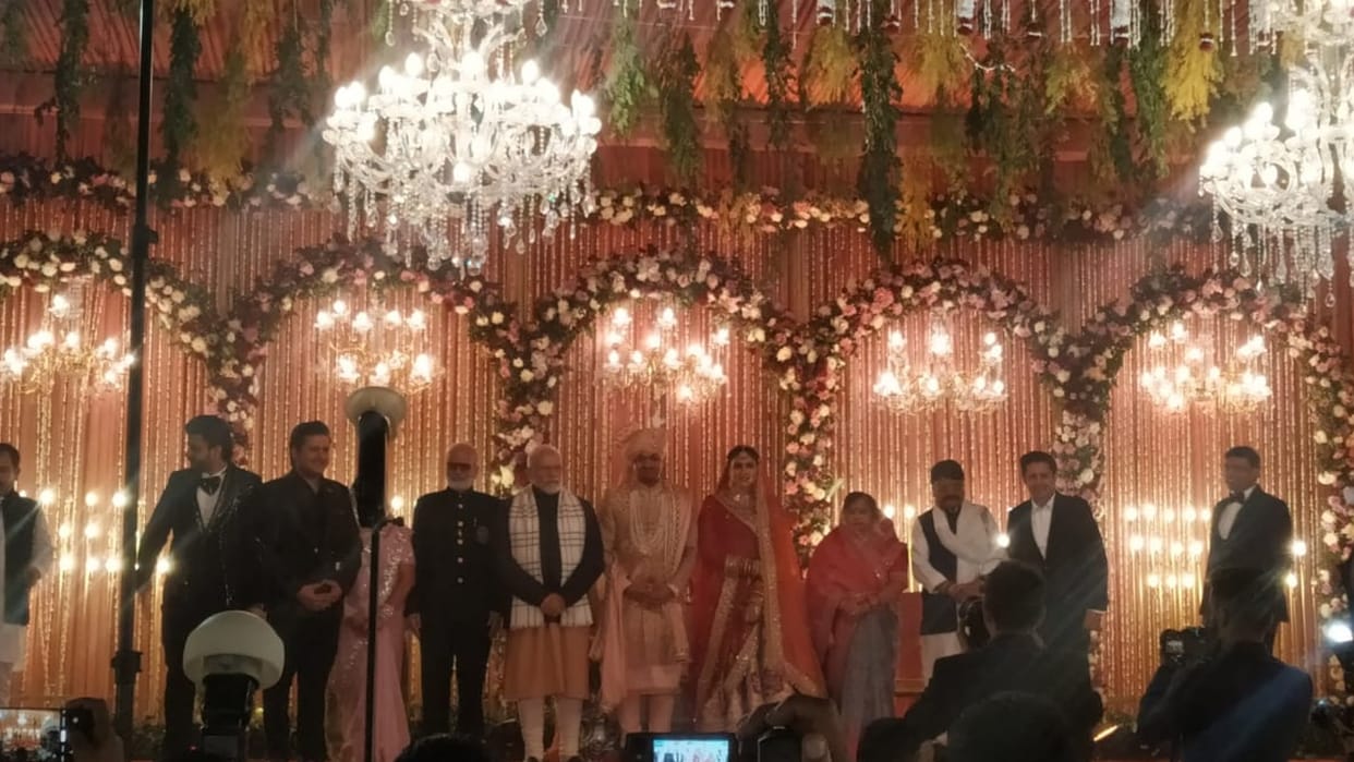 Prime Minister arrives at Vijayvargiya's nephew's wedding, political equation changed
