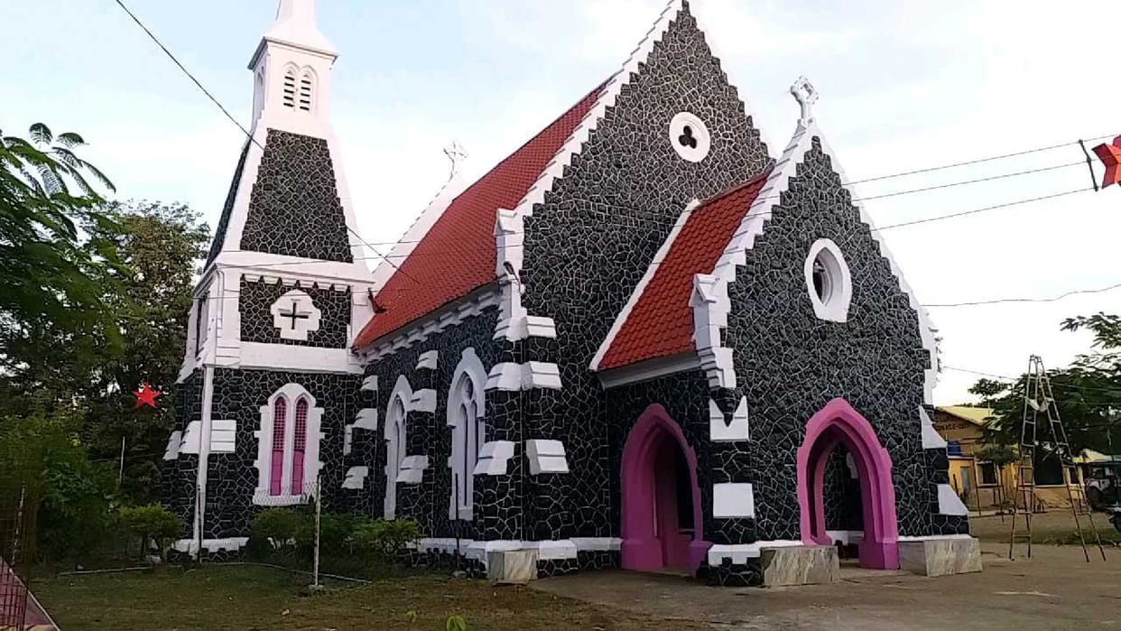 Christmas 2022 The history of St. Luke's Church is more than 135 years old people are stunned to see texture