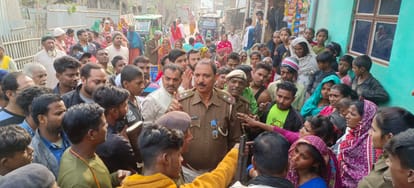 BIHAR:  woman fainted after getting goods in prayer, 5 women were beaten distributing prayers