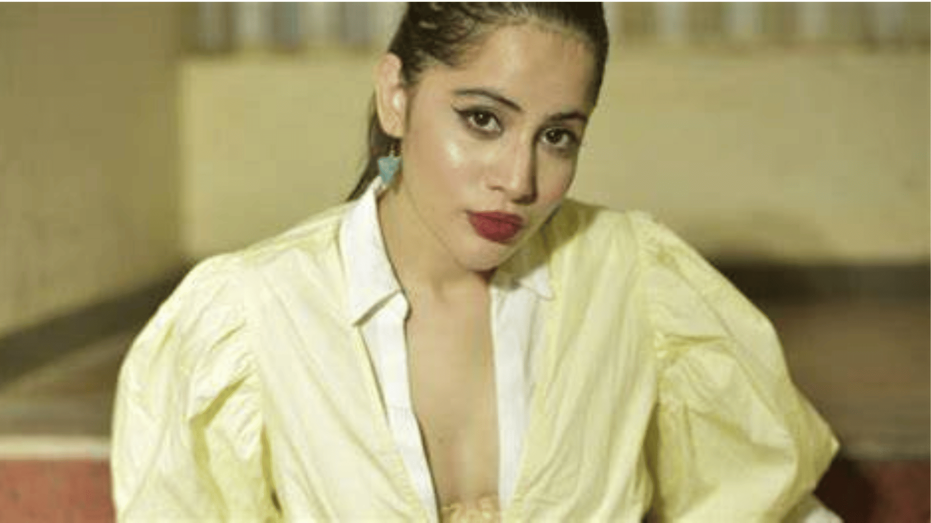 Urfi Javed clarifies that police did not arrive to stop the shooting in dubai for her clothes