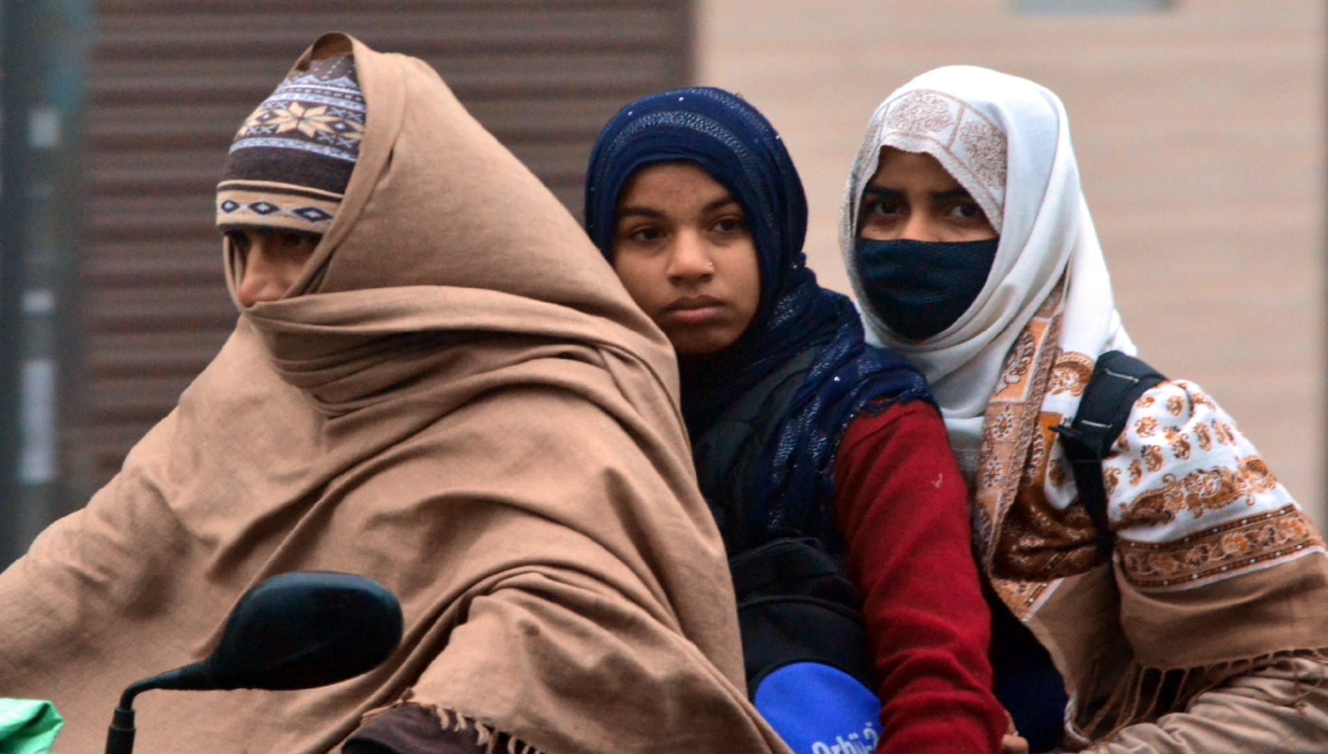 Weather Update: Cold continues in western UP,  life effected