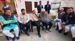 ग्राम फखरपुर में दिवंगत शौर्य के परिजनों को सांत्वना देते क्षेत्रीय सांसद सत्यपाल सिंह