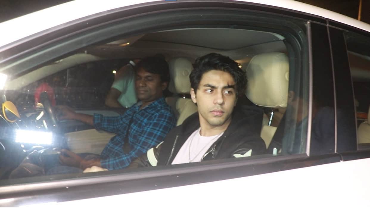 shahrukh khan son aryan khan mira rajput anshula kapoor mouni roy attends Mohit Rai birthday bash