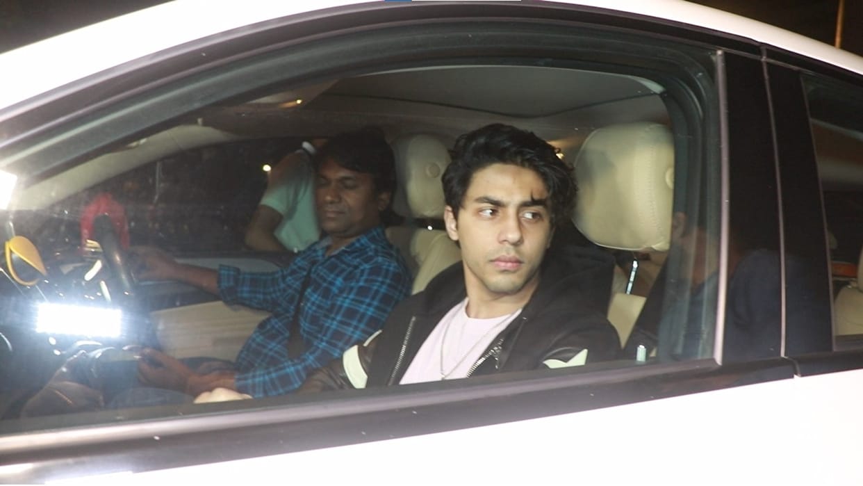 shahrukh khan son aryan khan mira rajput anshula kapoor mouni roy attends Mohit Rai birthday bash