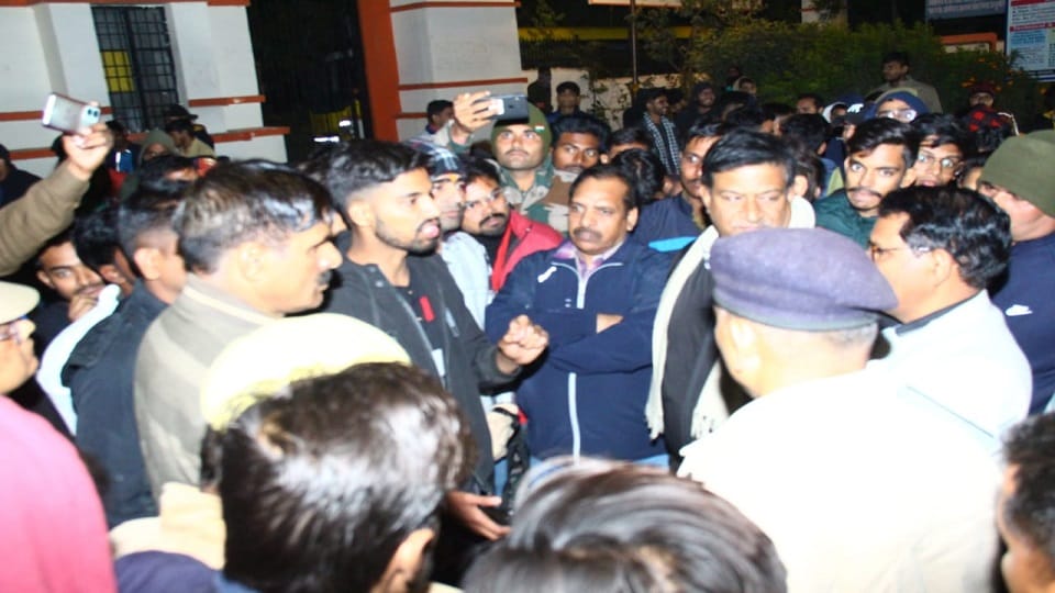 Bundelkhand University news Conspiracy revealed through WhatsApp chat planning to beat up juniors done several