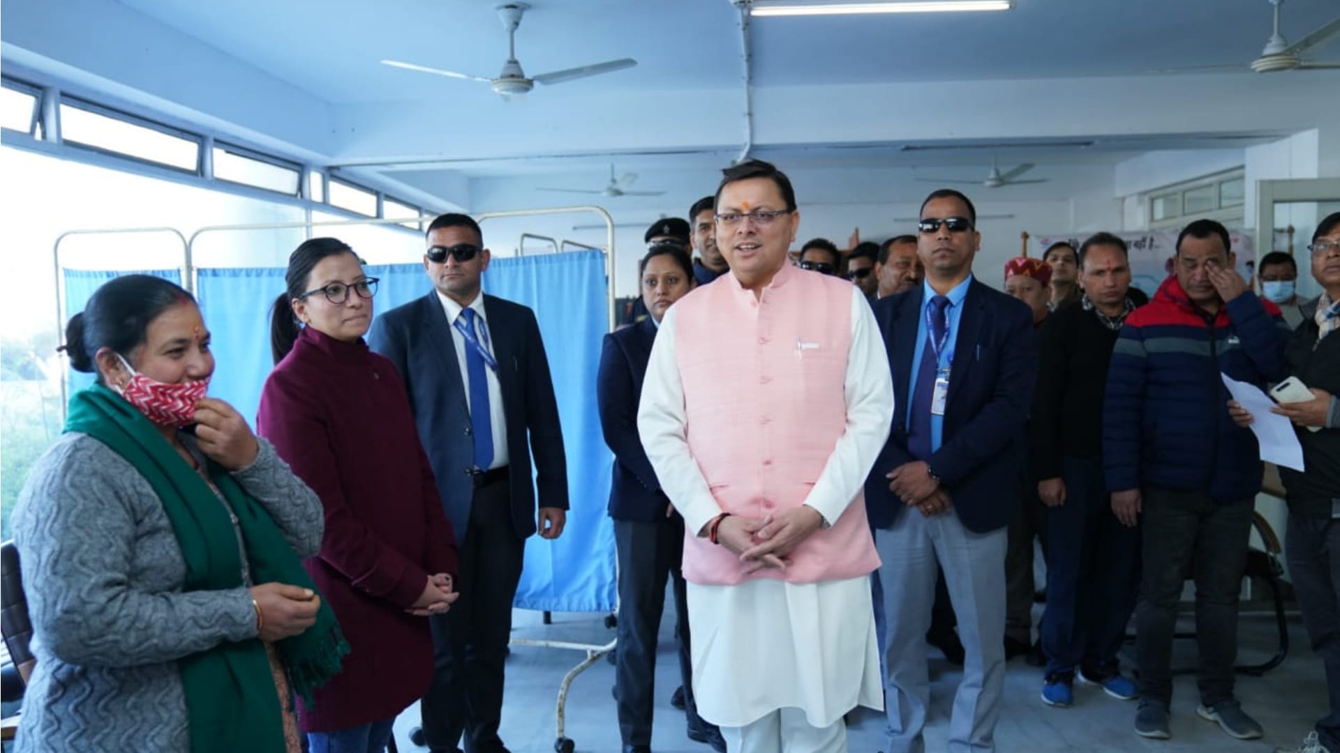 Uttarakhand Corona Update booster dose Campaign started CM Dhami arrived to inspect camp read more Update in h