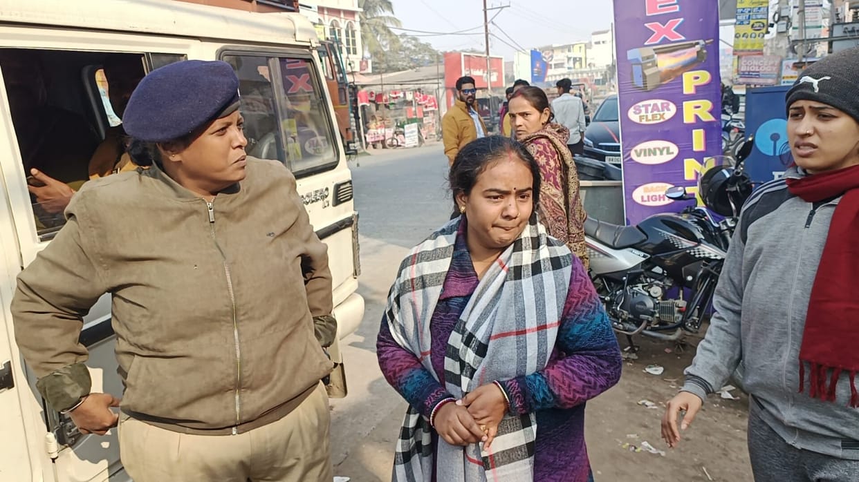 Teacher snatched in broad daylight in Muzaffarpur: Pushed to snatch 1.5 lakhs withdrawn from the bank